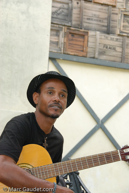 1/200 sec at f / 8.0