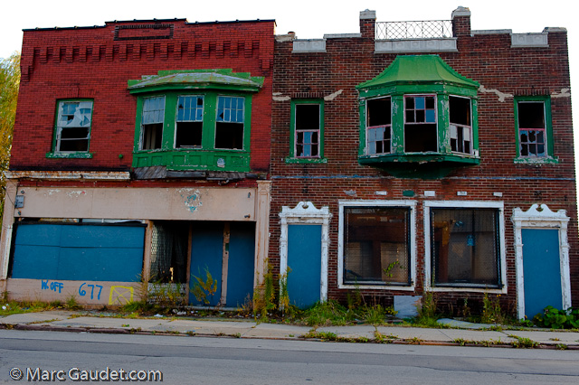 1/100 sec at f / 8.0