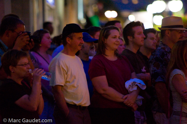 1/100 sec at f / 2.8