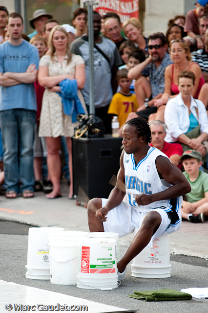 1/100 sec at f / 2.8