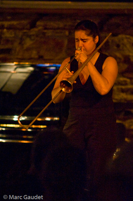 1/200 sec at f / 2.8