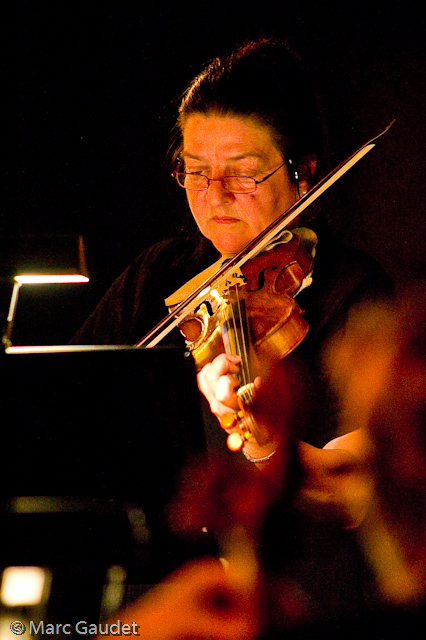 1/200 sec at f / 2.8