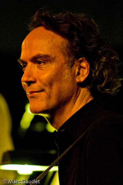 1/200 sec at f / 2.8