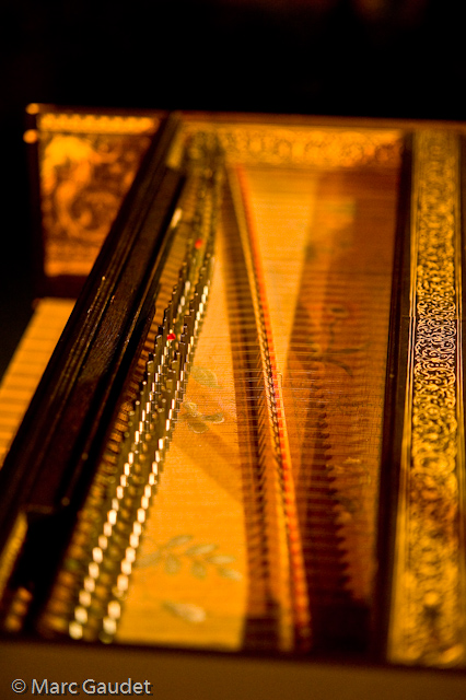 1/100 sec at f / 2.8