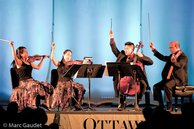 1/320 sec at f / 2.8