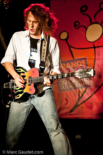 1/320 sec at f / 2.8