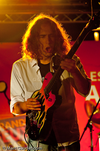 1/200 sec at f / 2.8