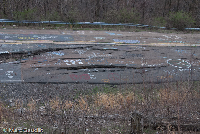 1/200 sec at f / 8.0