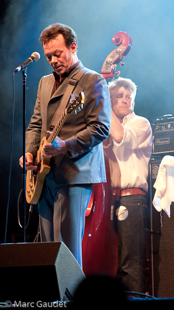 1/100 sec at f / 4.8