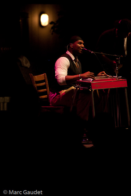 1/400 sec at f / 4.8