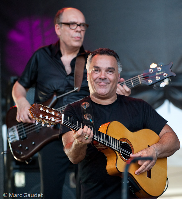 1/1250 sec at f / 3.5