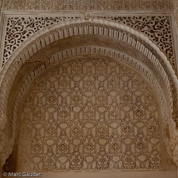 1/200 sec at f / 2.5