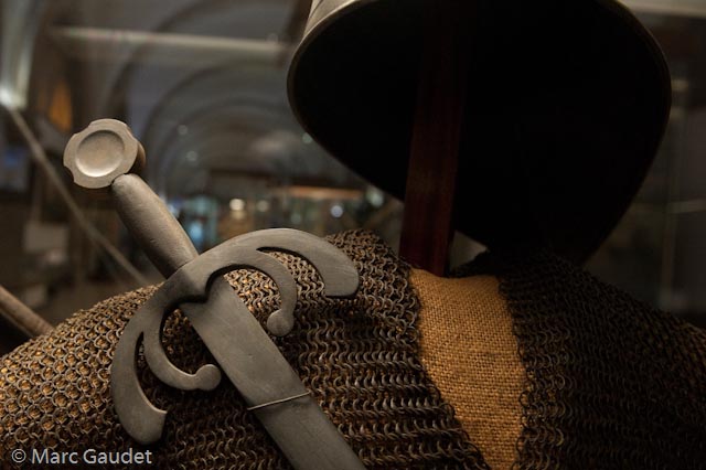 1/100 sec at f / 3.5