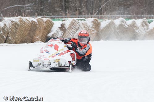 1/320 sec at f / 9.0