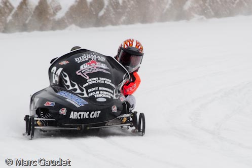 1/320 sec at f / 9.0