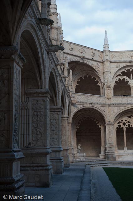 1/2000 sec at f / 4.5