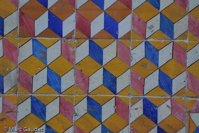 1/100 sec at f / 2.8