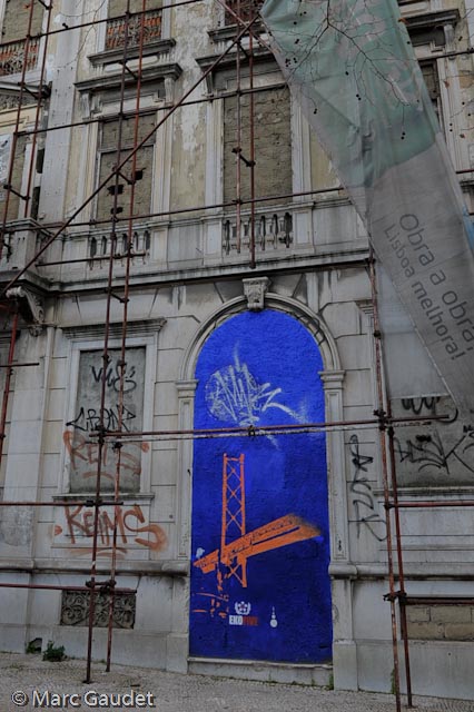 1/1000 sec at f / 2.8