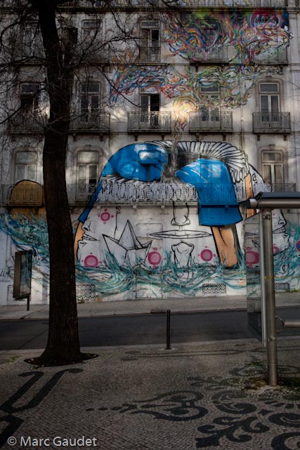 1/2000 sec at f / 2.8