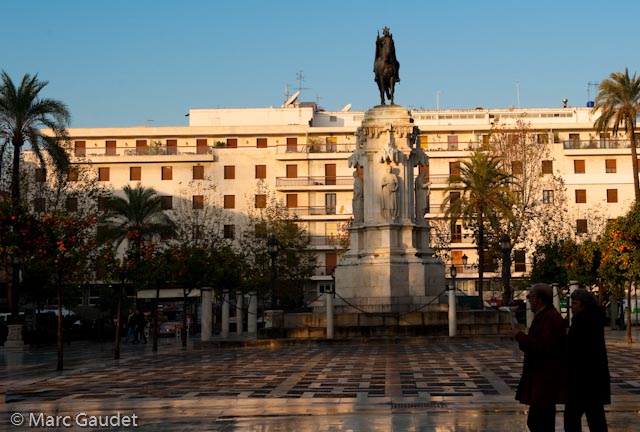 1/320 sec at f / 9.0