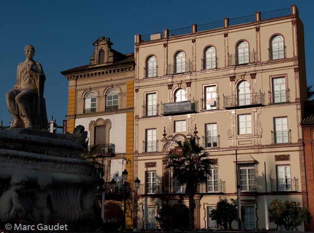 1/6400 sec at f / 9.0