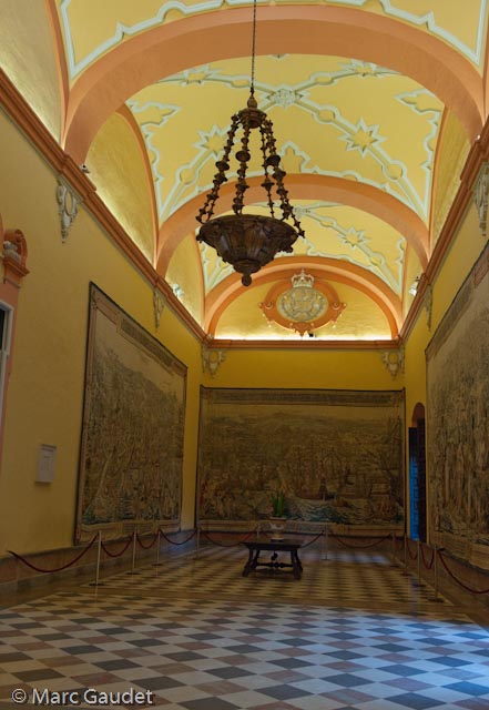 1/100 sec at f / 5.0