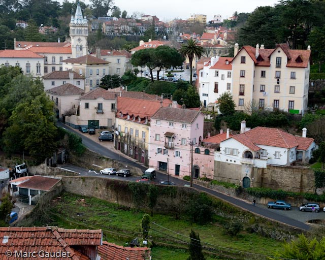 1/320 sec at f / 9.0